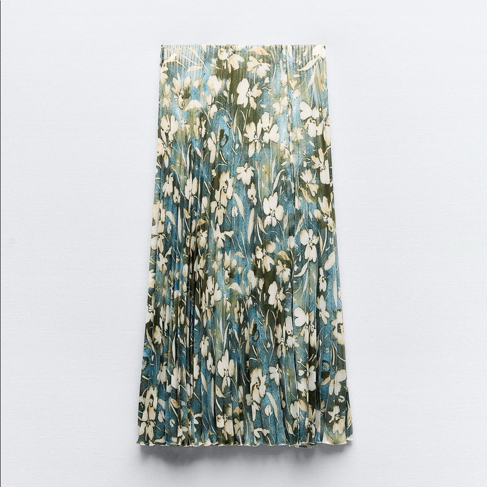 Zara coated printed pleated skirt